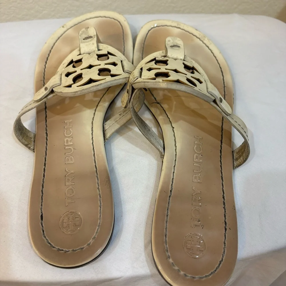Tory Burch Miller Patent Leather Thong Sandal White‎ Color